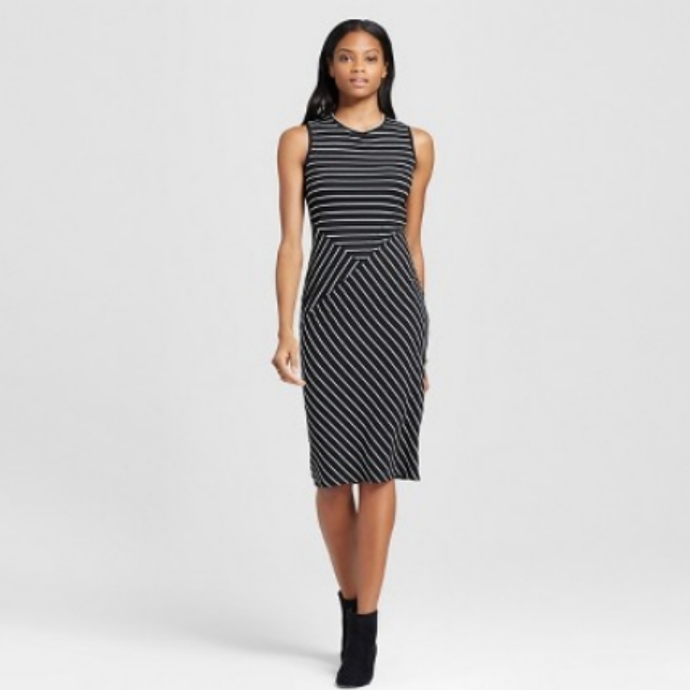 Lightweight Knit Stripe Crew Neck Sleeveless Dress